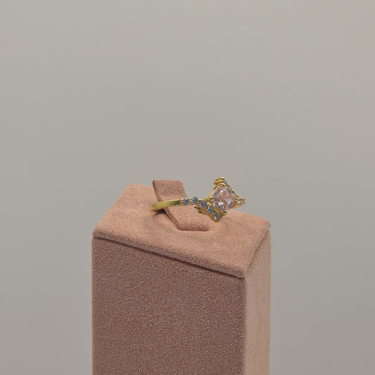 2.4g 22ct Gold pink Gemstone Diamond-Shaped Ring
