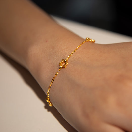 2.8g 22ct Gold Floral Ball Bracelet