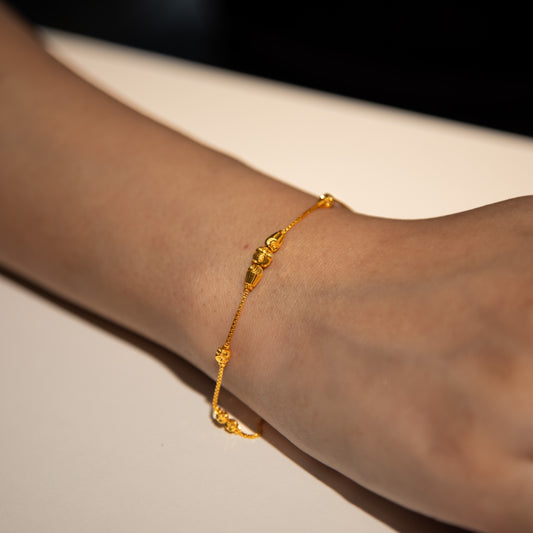 3.1g 22ct Gold Cone & Hexagon Ball Bracelet