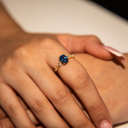 3g 22ct Gold Blue Oval Gem Royal Elegance Ring