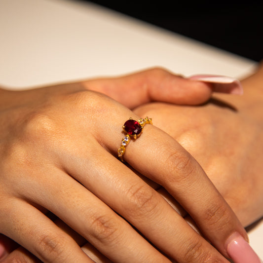 2.9g 22ct Gold Ruby Red Oval Gem