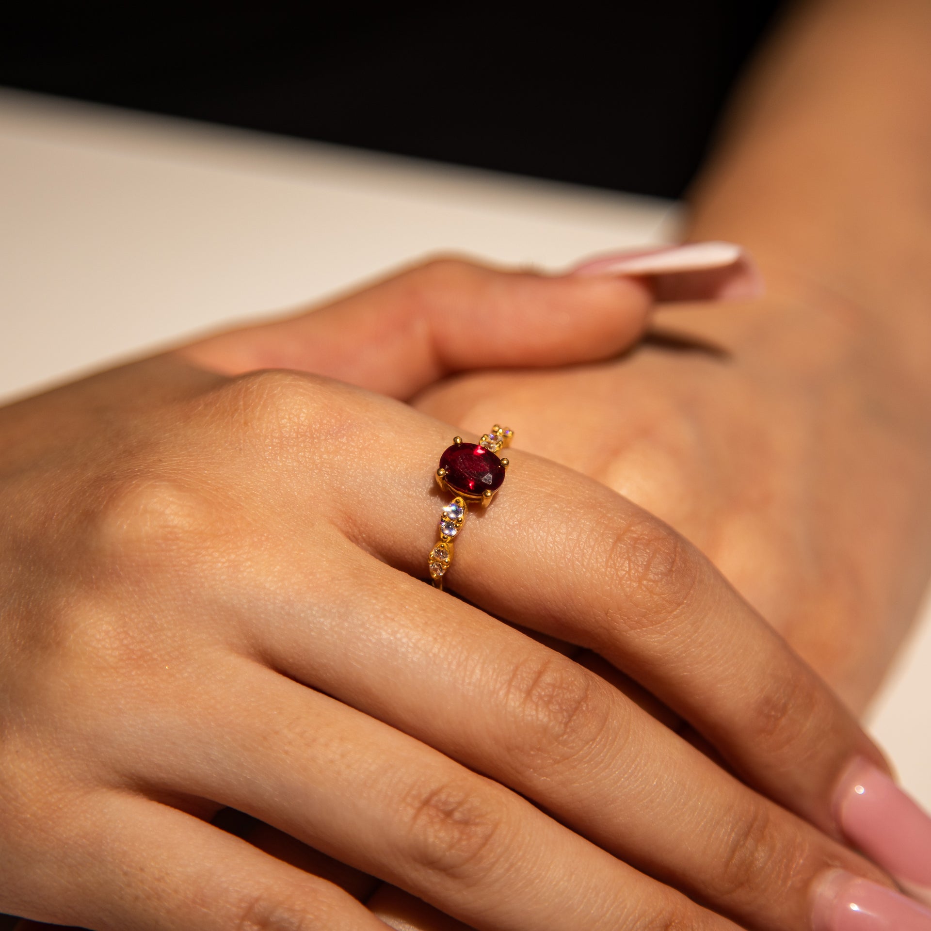 2.9g 22ct Gold Ruby Red Oval Gem