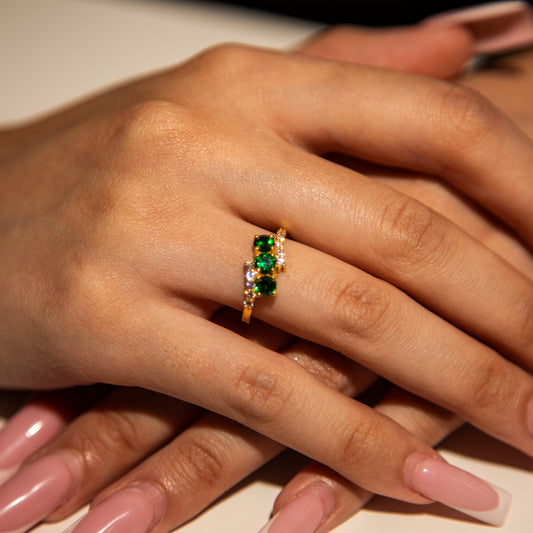 2.8g 22ct Gold Trio Green Circle Gem Ring