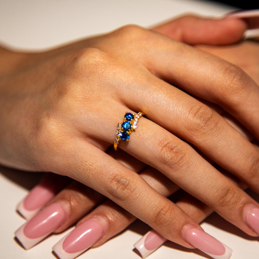 2.8g 22ct Gold Triple Blue Circle Gem Ring
