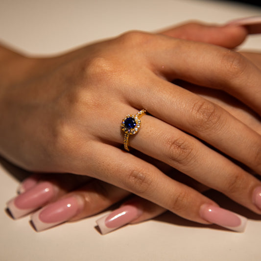 2.8g 22ct Gold Blue Circle Gem Ring