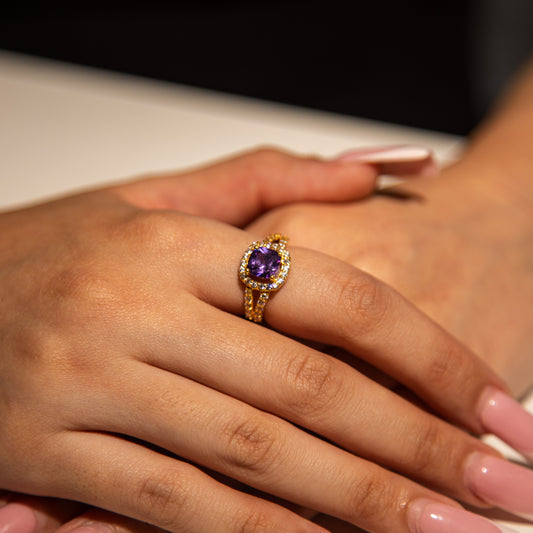 4.1g 22ct Gold Purple Square Gem Royal Elegance Ring