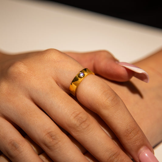 2.8g 22ct Gold Zigzag Band