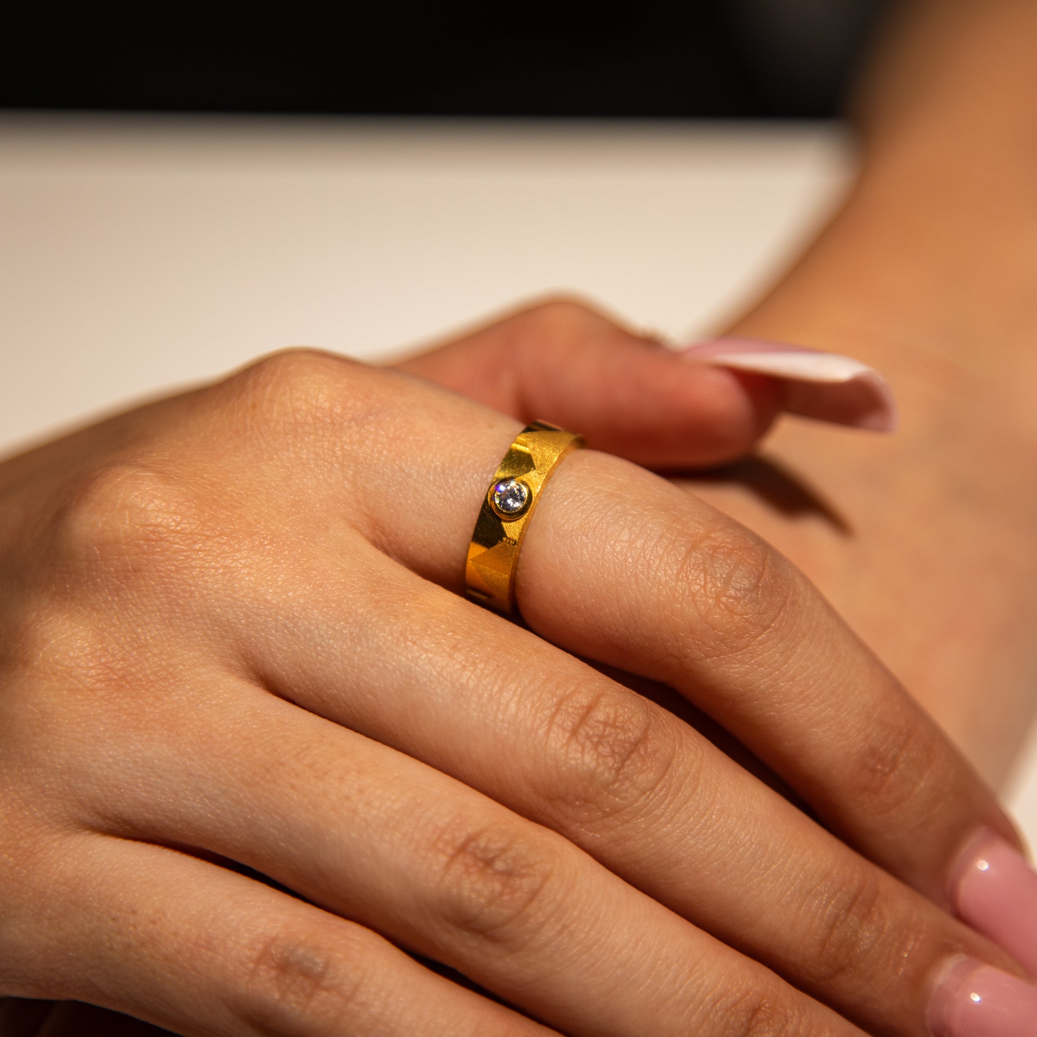 2.8g 22ct Gold Zigzag Band