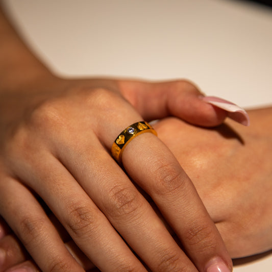 3.7g 22ct Gold Elegant Heart Band Ring - Size M