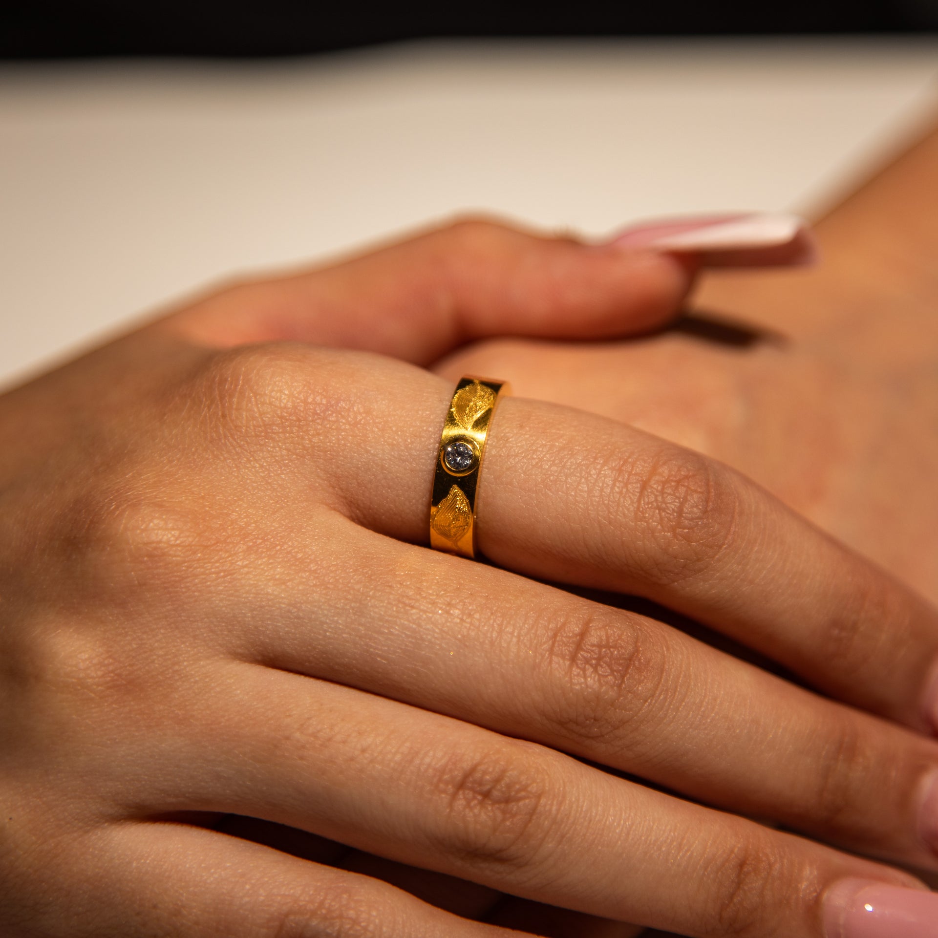 3.3g 22ct Gold Leaf Pattern Heritage Band - Size M