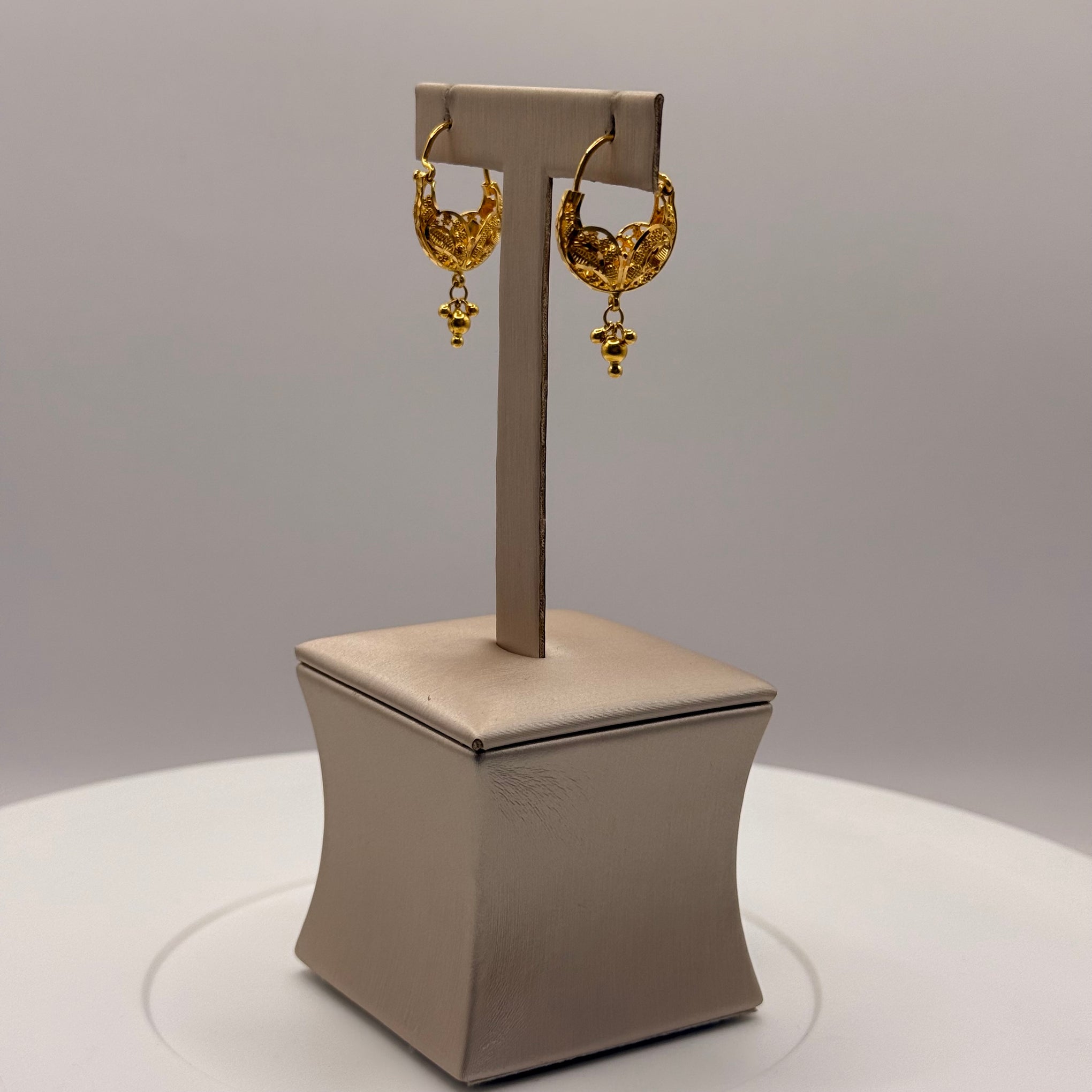5.7g 22ct Gold Filigree Moon Basket Earrings