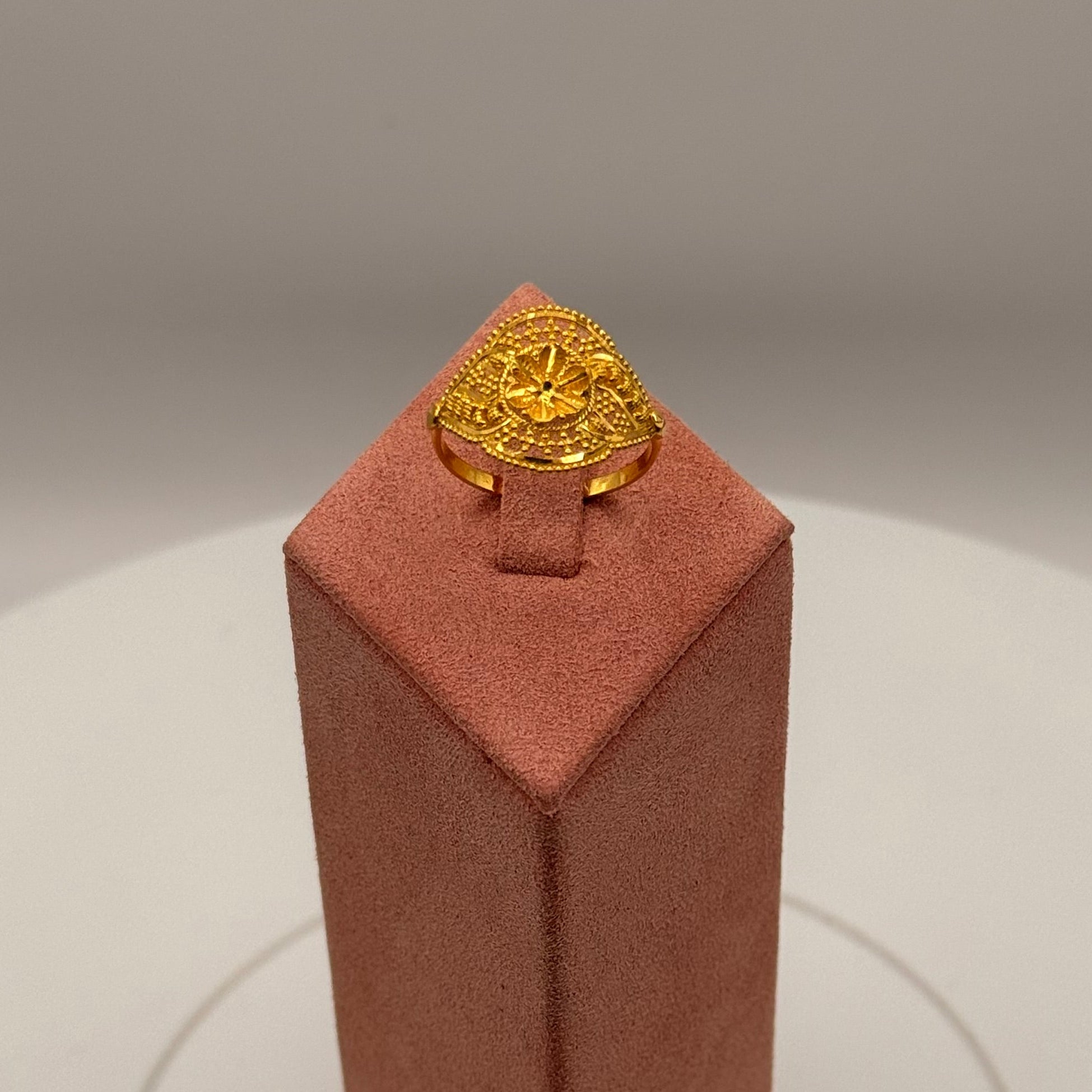 2.7g 22ct Gold Filigree Ring