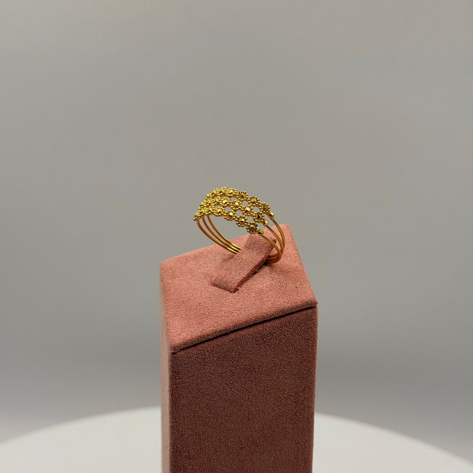 3.1g 22ct Gold Filigree Floral Ring