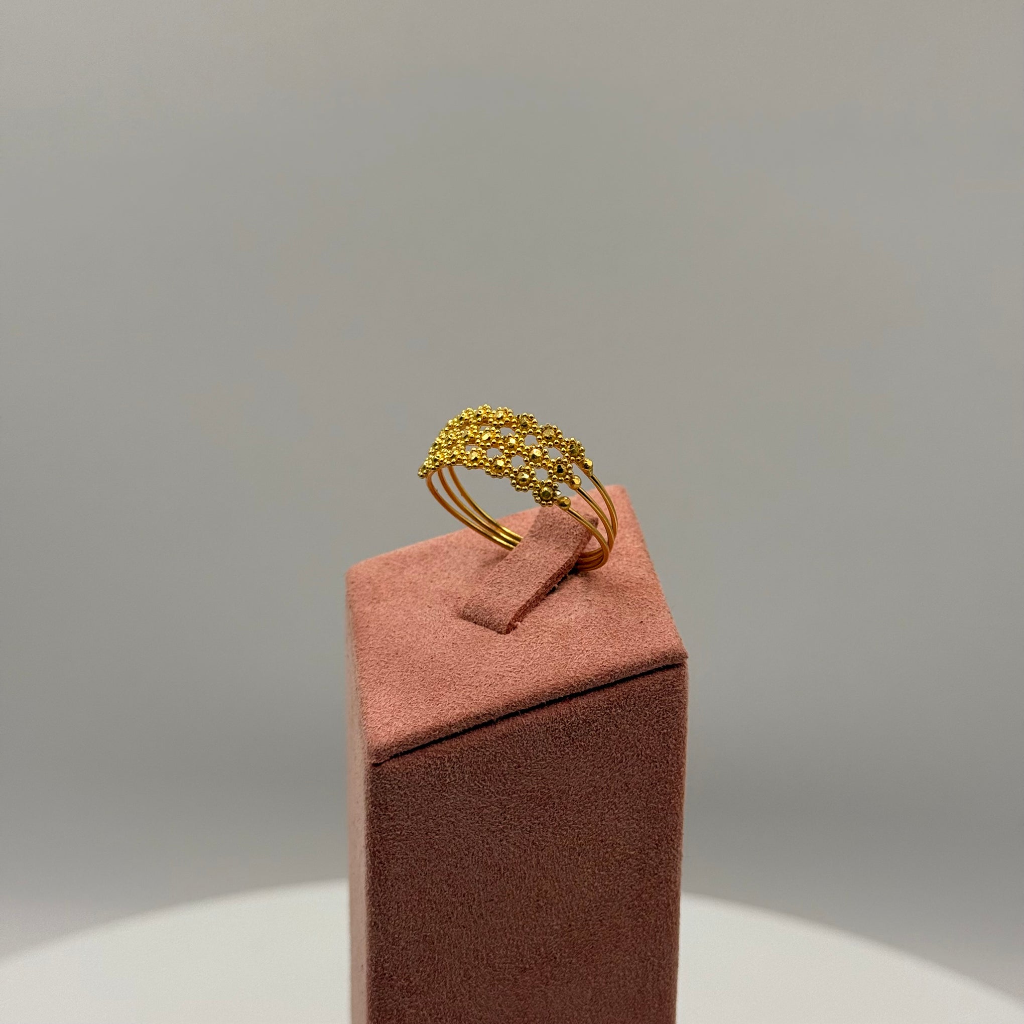 3.1g 22ct Gold Filigree Floral Ring