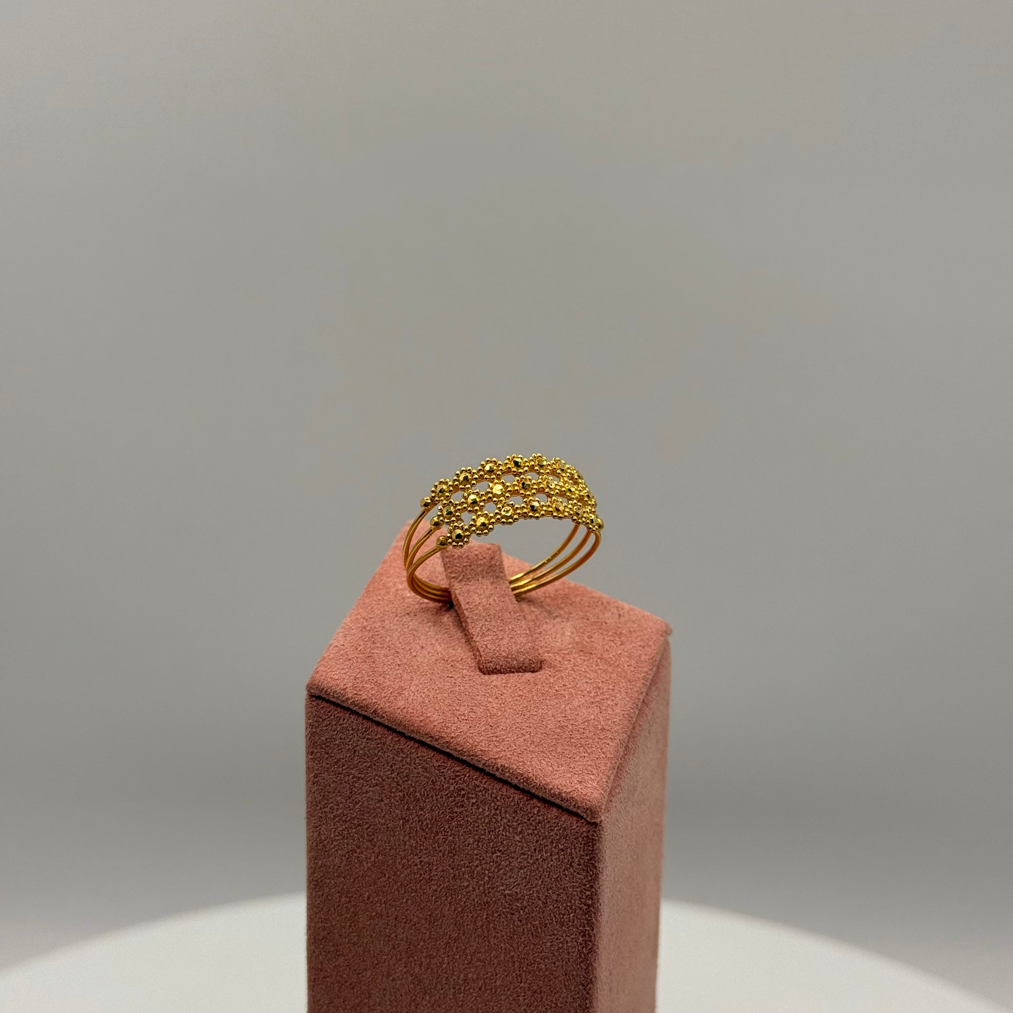 3.1g 22ct Gold Filigree Floral Ring