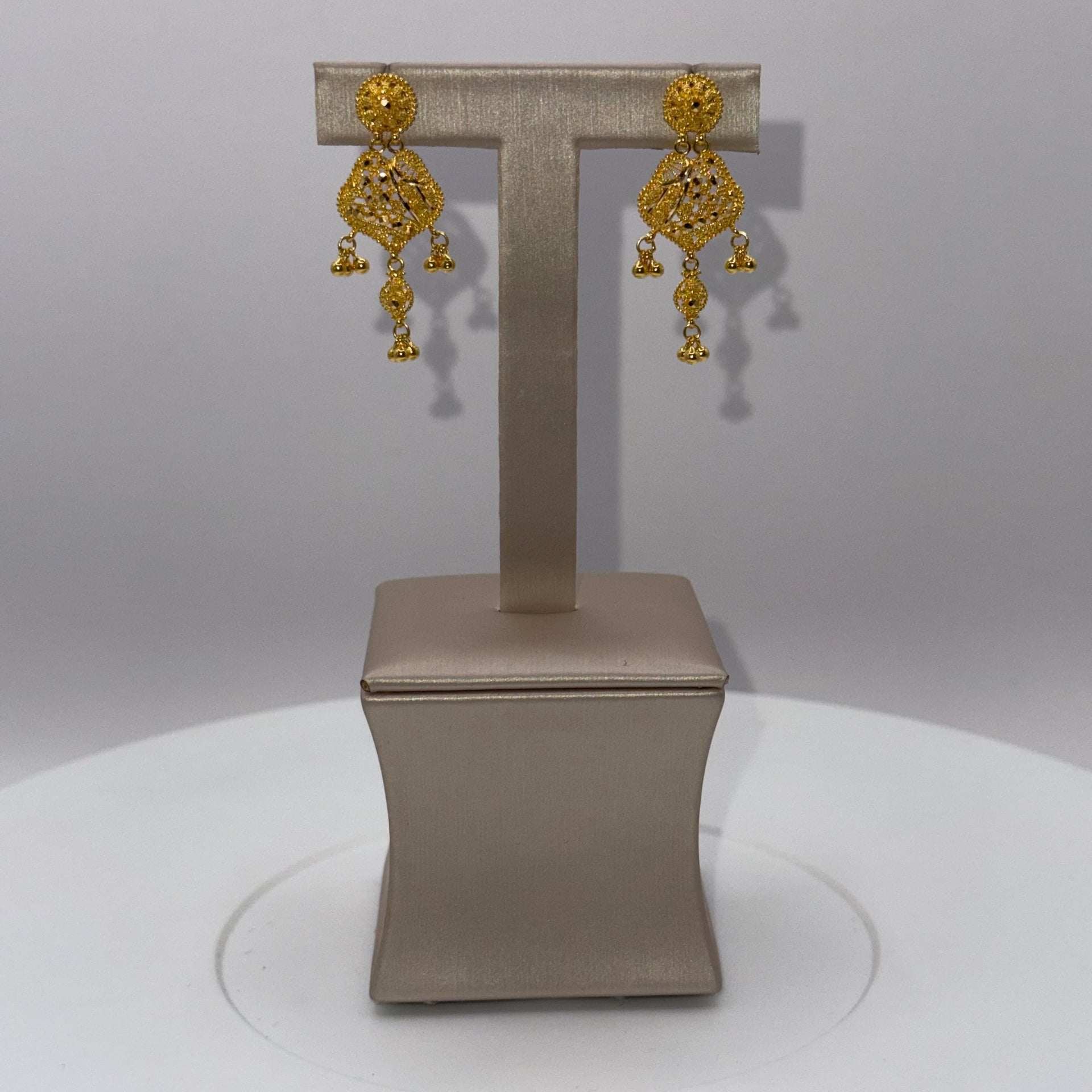 6.7g 22ct Gold Filigree Dangle Earrings