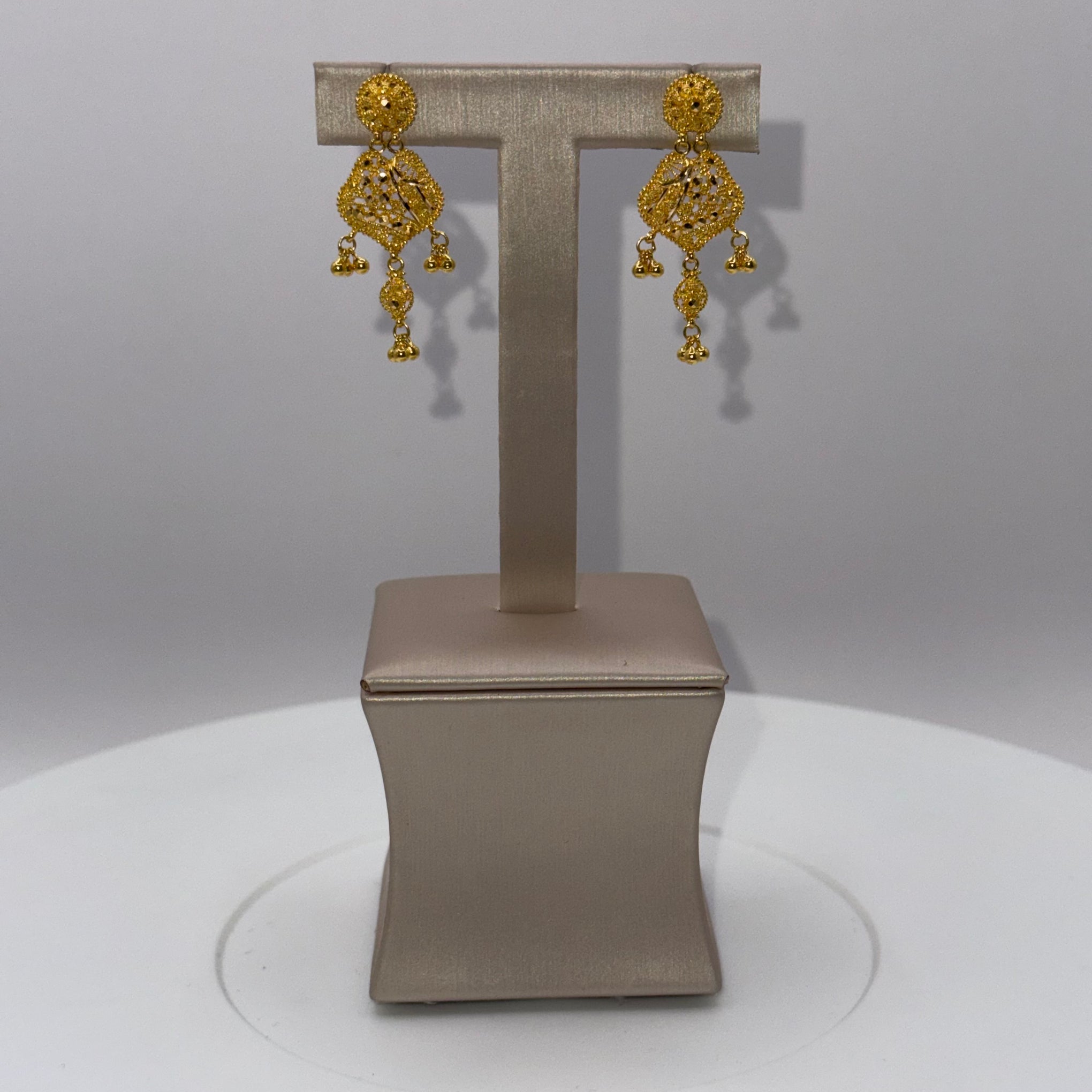 6.7g 22ct Gold Filigree Dangle Earrings