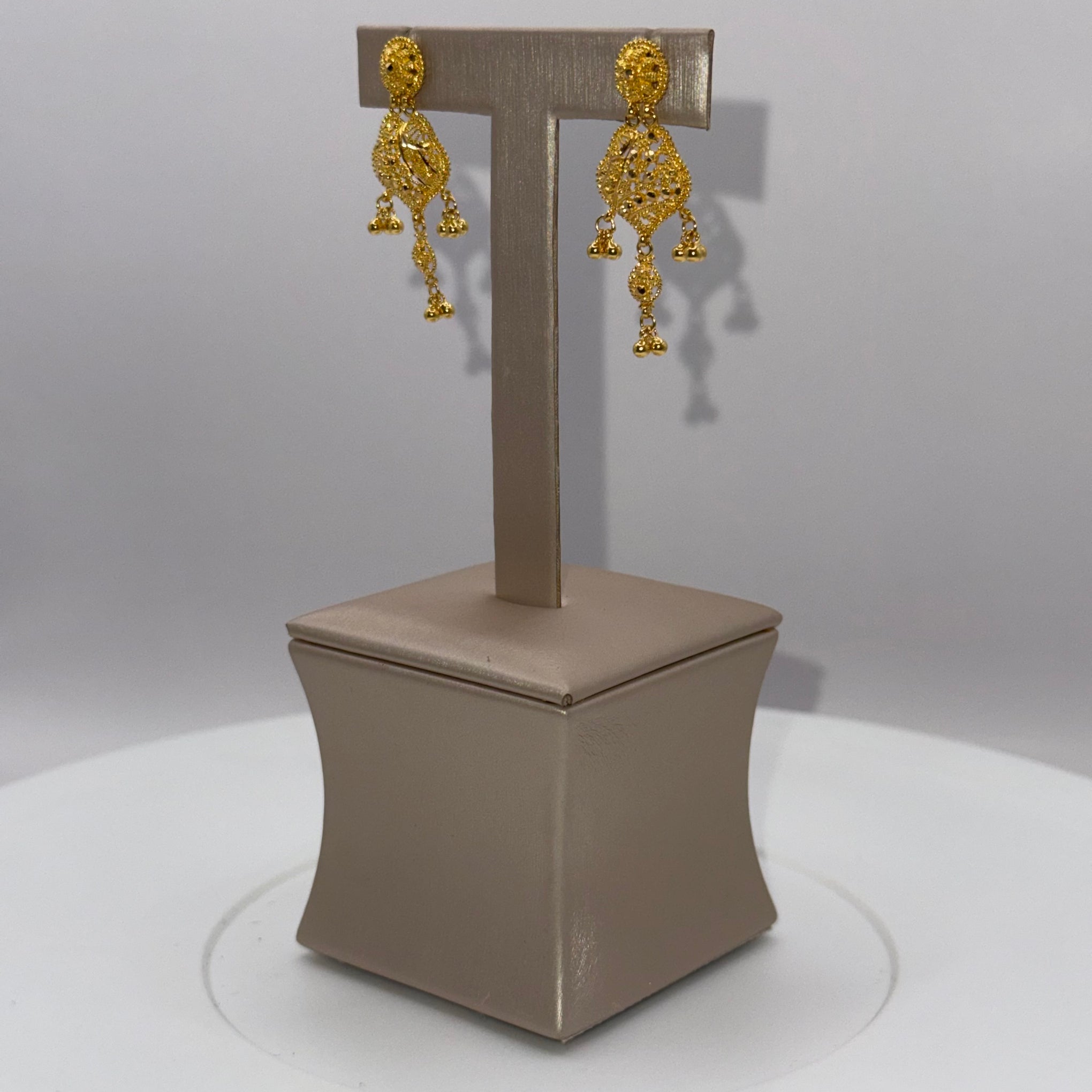 6.7g 22ct Gold Filigree Dangle Earrings