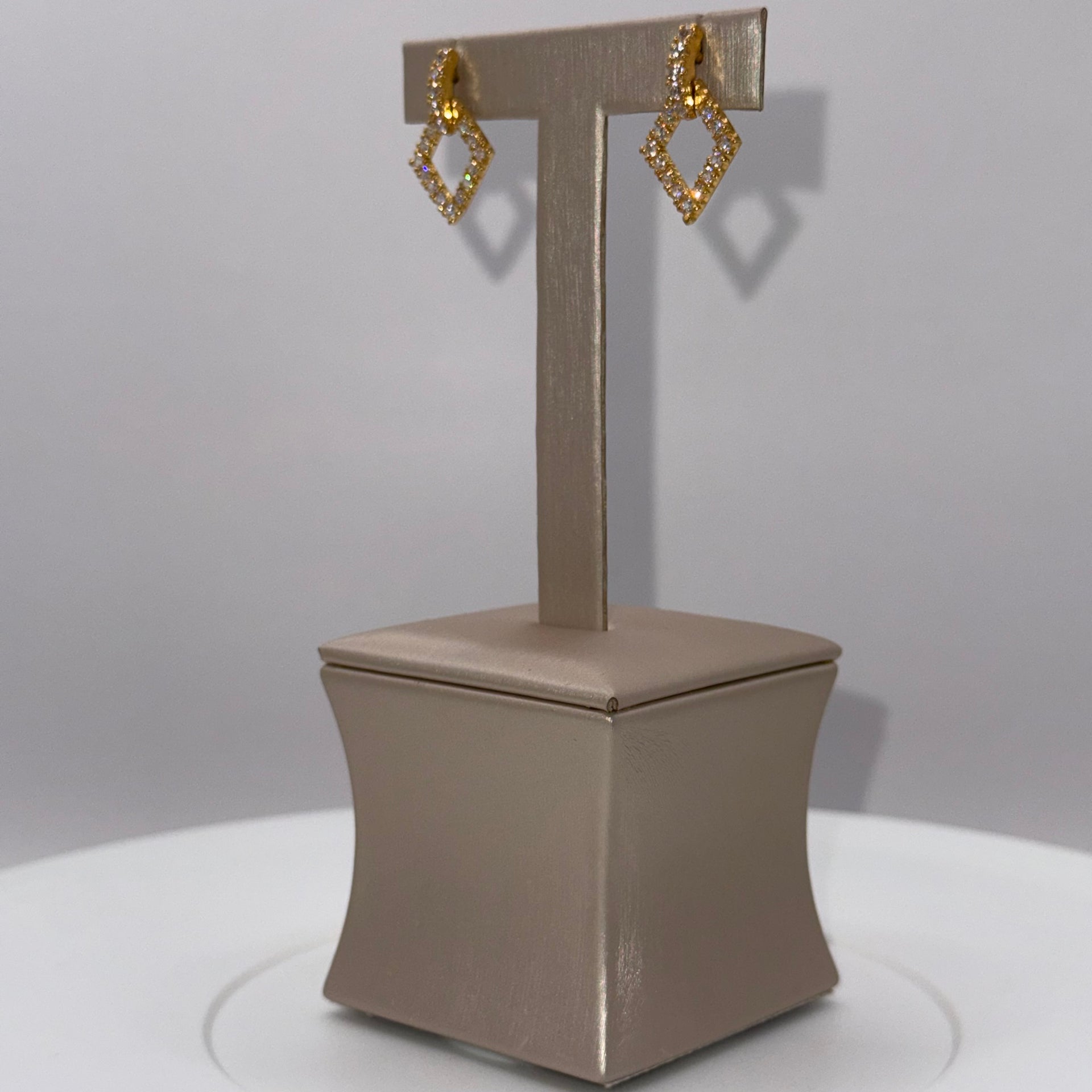 5.3g 22ct Gold Diamonte Dangle Earrings