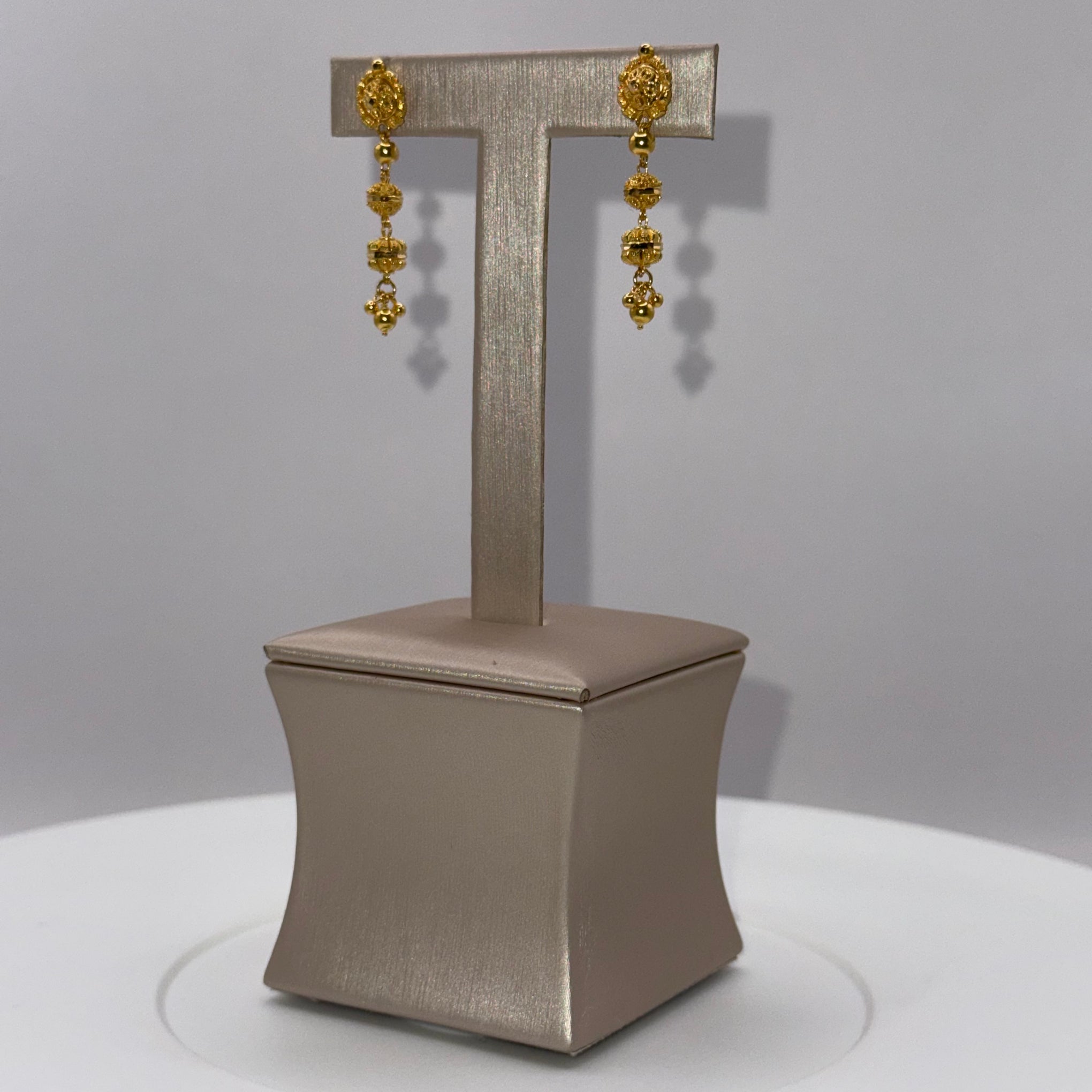 5.6g 22ct Gold Filigree Ball Dangle Earrings